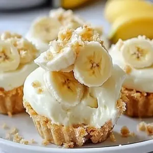 No-Bake Mini Banana Cream Pies - Easy & Delicious Recipe