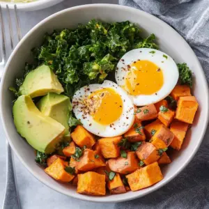 Eggs & Sweet Potato Breakfast Bowl